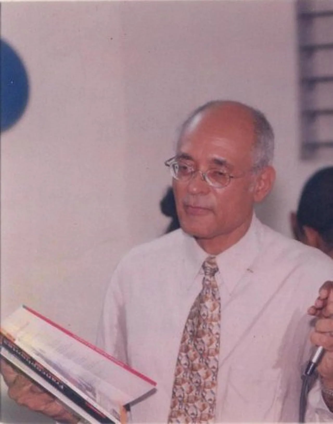Porträt von Pierre Vernet (1943–2010) – Gedenkseite