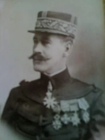Porträt von Pierre des Vallières (1868–1918) – Gedenkseite