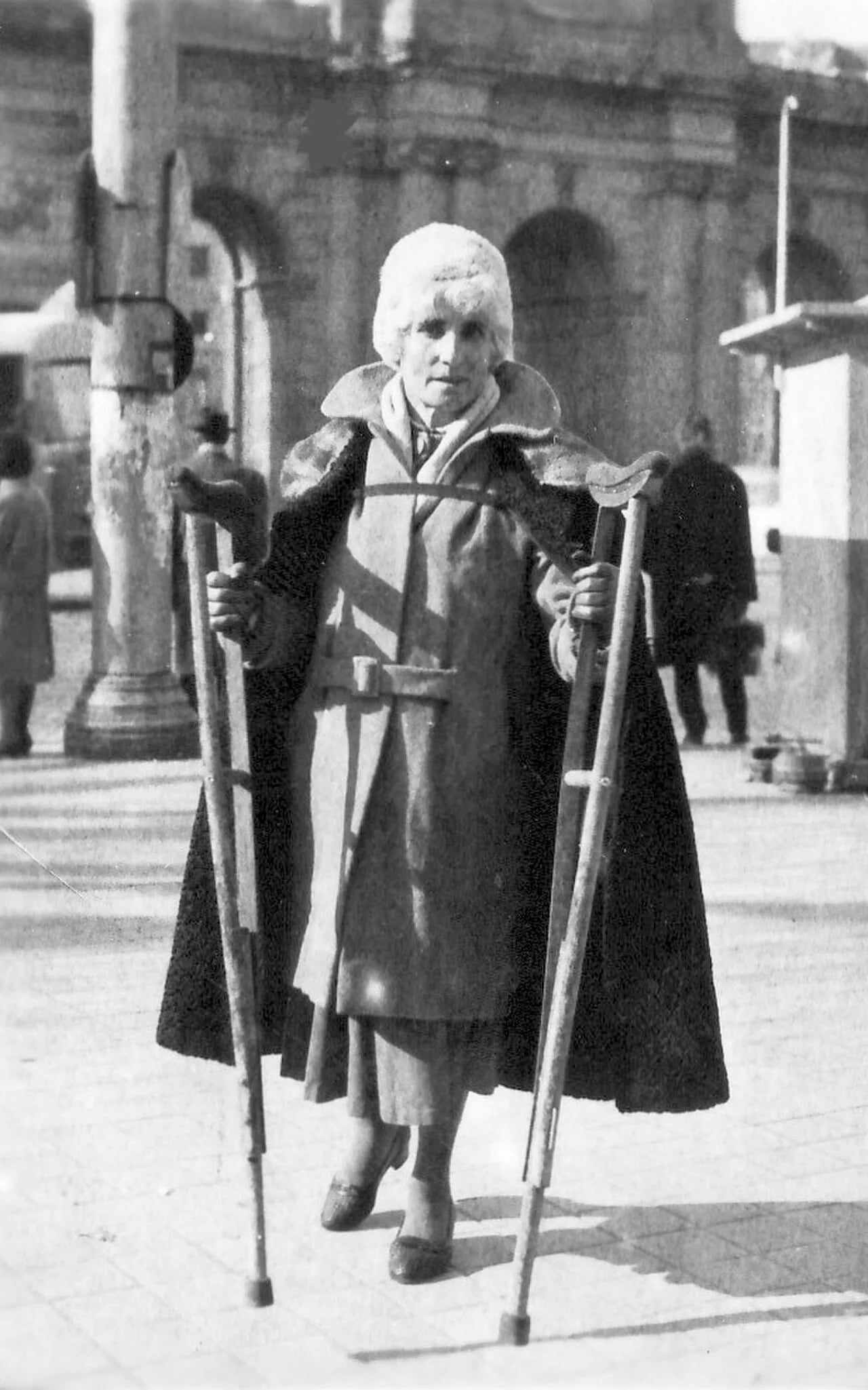Portrait of Henriqueta Outeiro (1910–1989) – memorial page