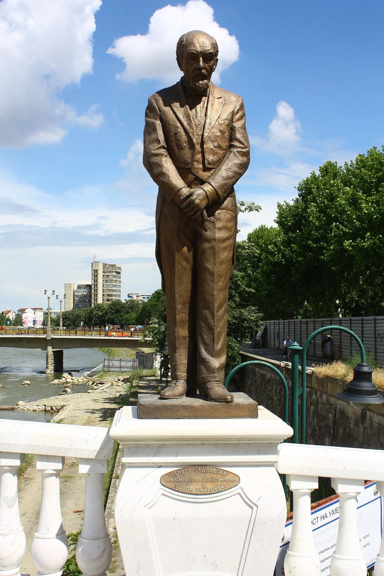Portrait of Todor Skalovski (1909–2004) – memorial page