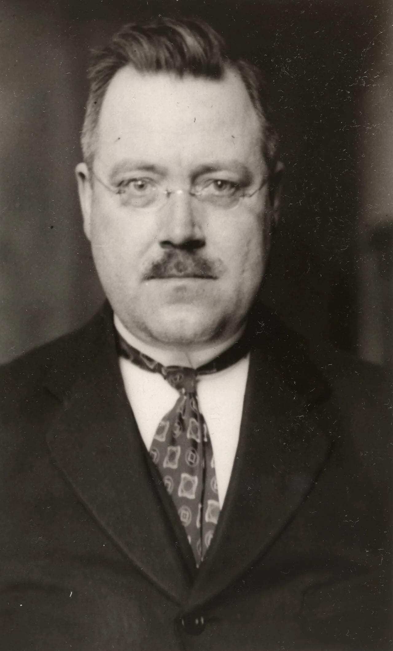 Portrait of Oluf Kolsrud (1885–1945) – memorial page