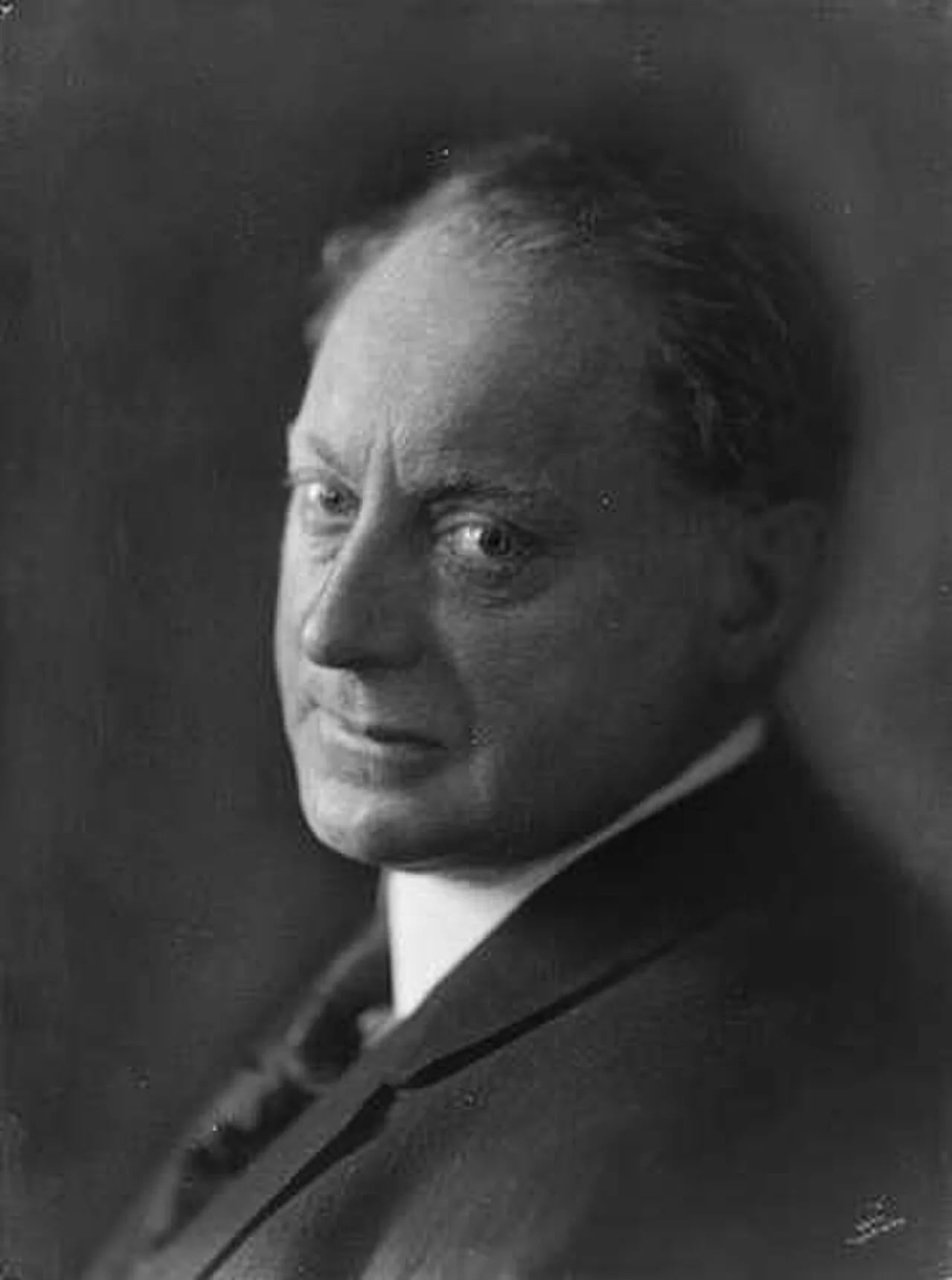 Portrait of David Knudsen (1875–1952) – memorial page