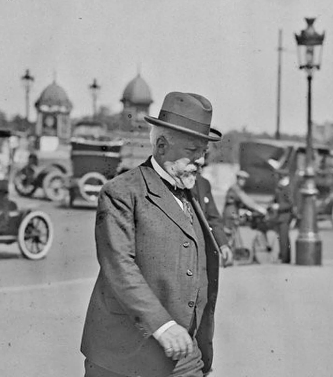 Portrait of René Bartholoni (1881–1967) – memorial page