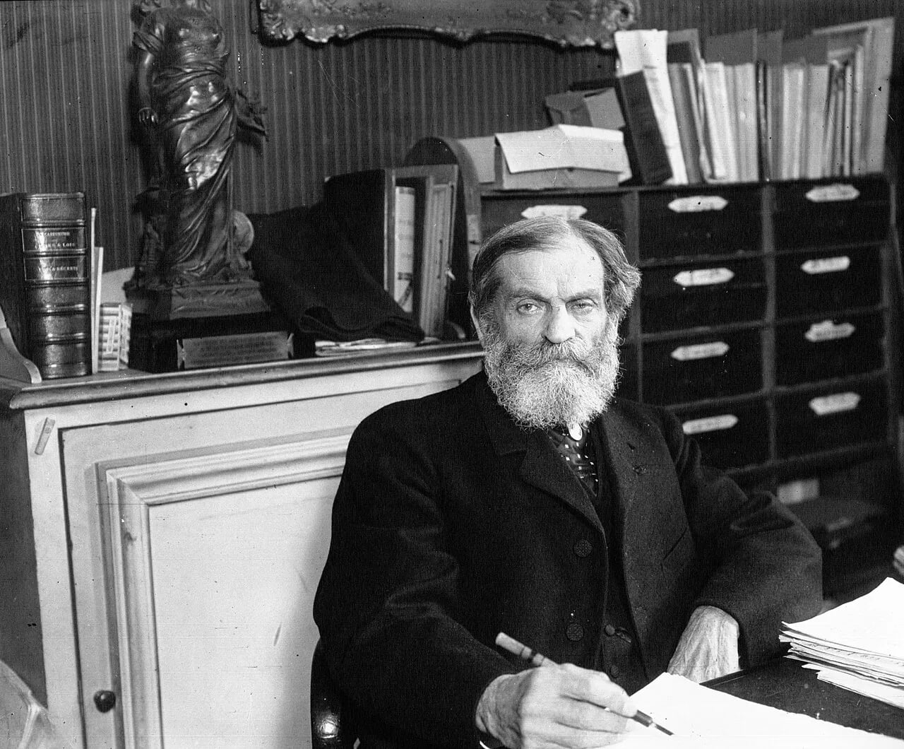 Portrait of René Bérenger (1830–1915) – memorial page