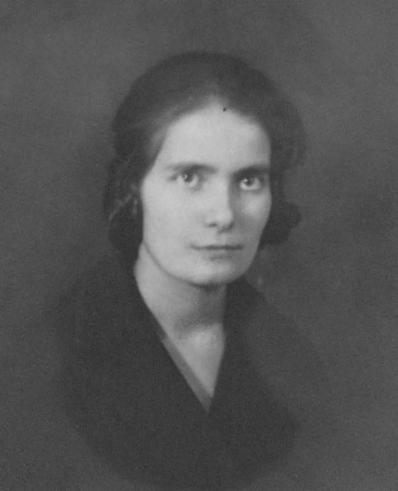 Portrait of Renée Canavaggia (1902–1996) – memorial page