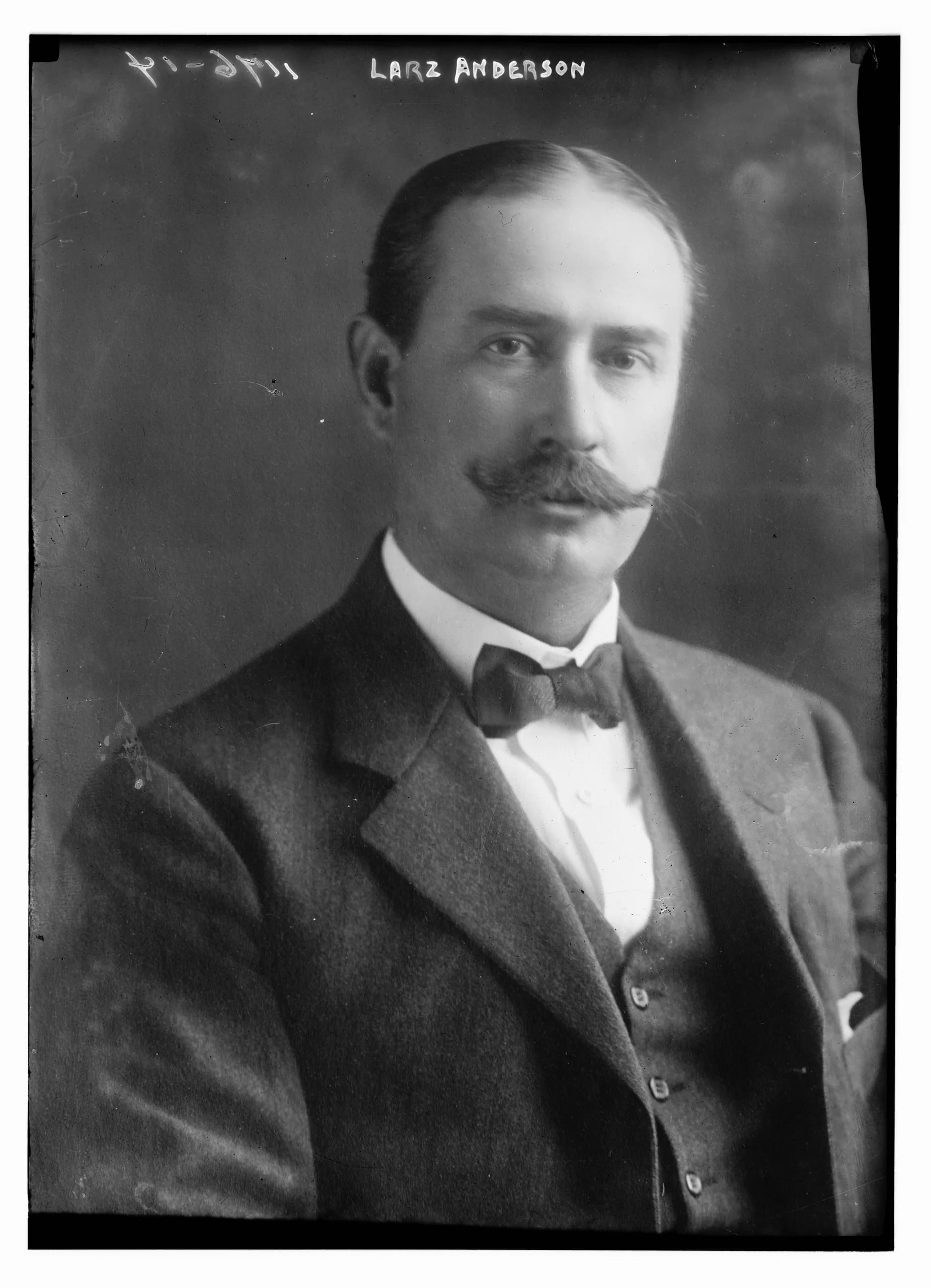 Porträt von Larz Anderson (1866–1937) – Gedenkseite