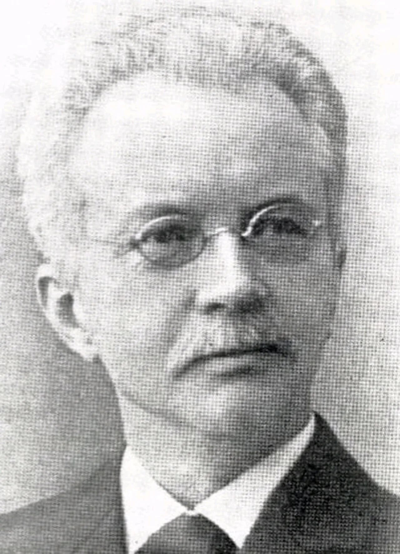 Portrait of Knut Johannes Hougen (1854–1954) – memorial page