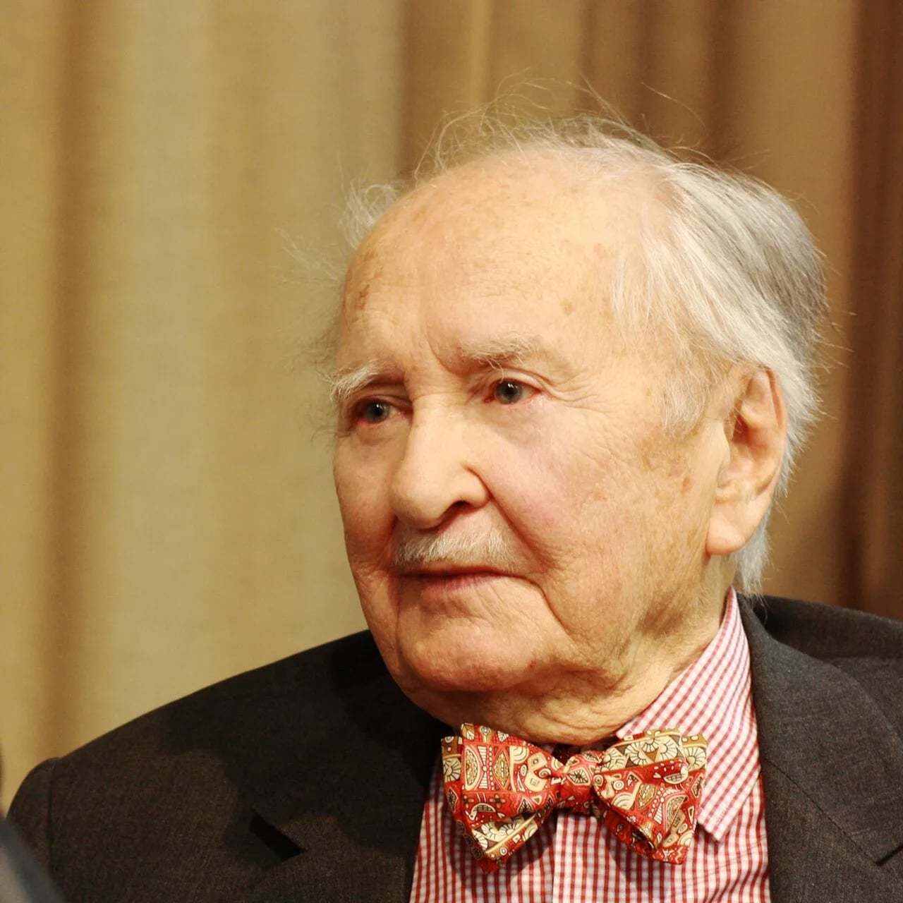 Porträt von Robert Chambeiron (1915–2014) – Gedenkseite