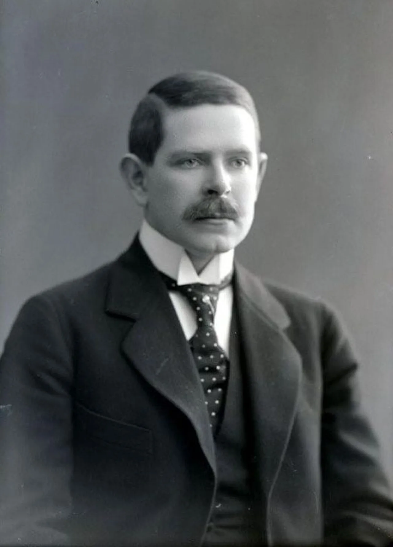 Portrait of Henrik Ameln (1879–1961) – memorial page