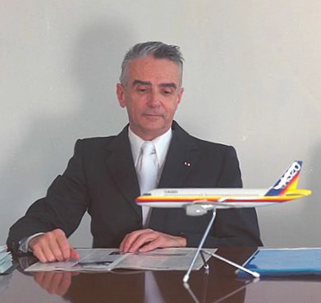 Porträt von Roger Béteille (1921–2019) – Gedenkseite