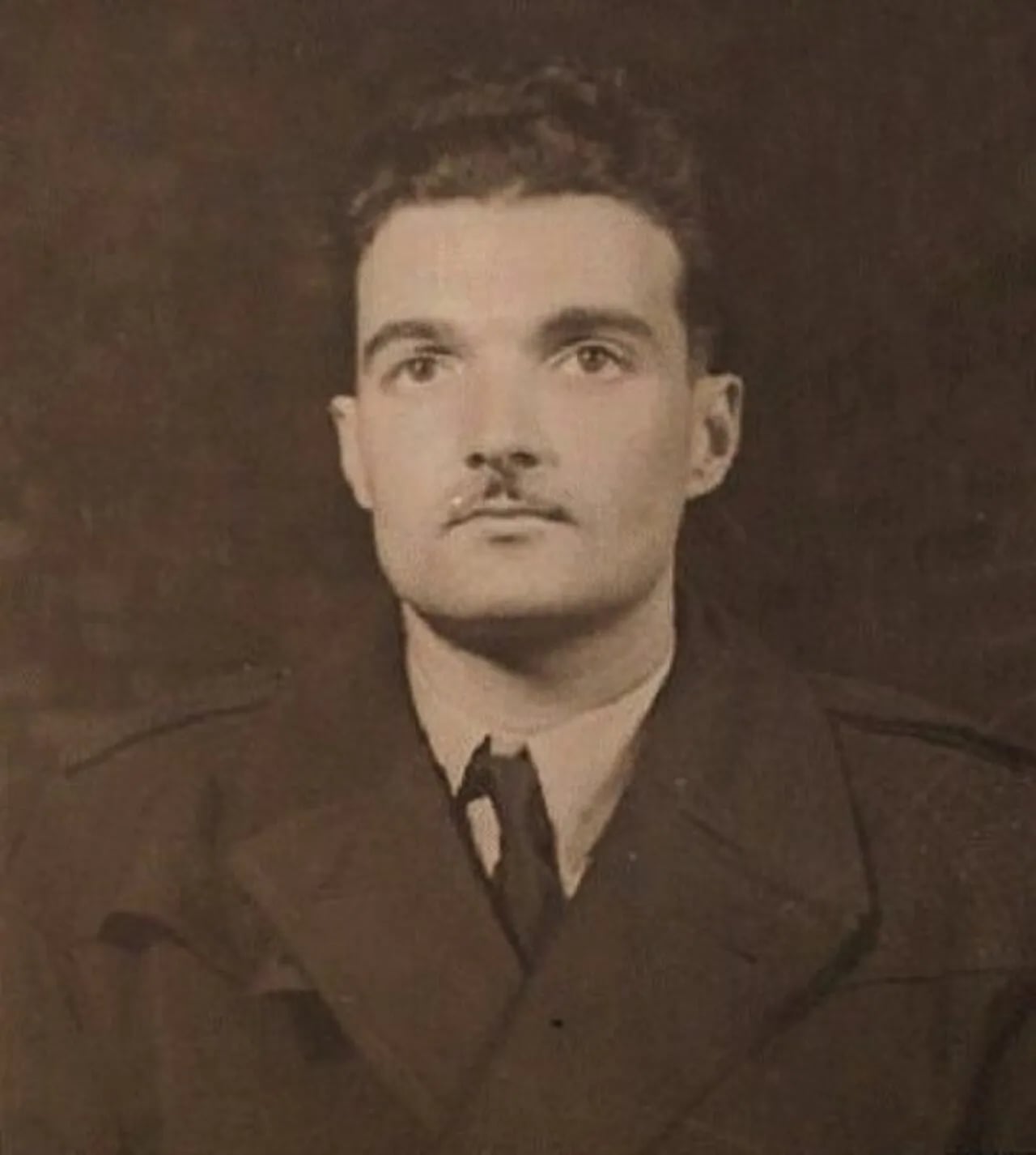 Porträt von Roger Denis (1917–1943) – Gedenkseite