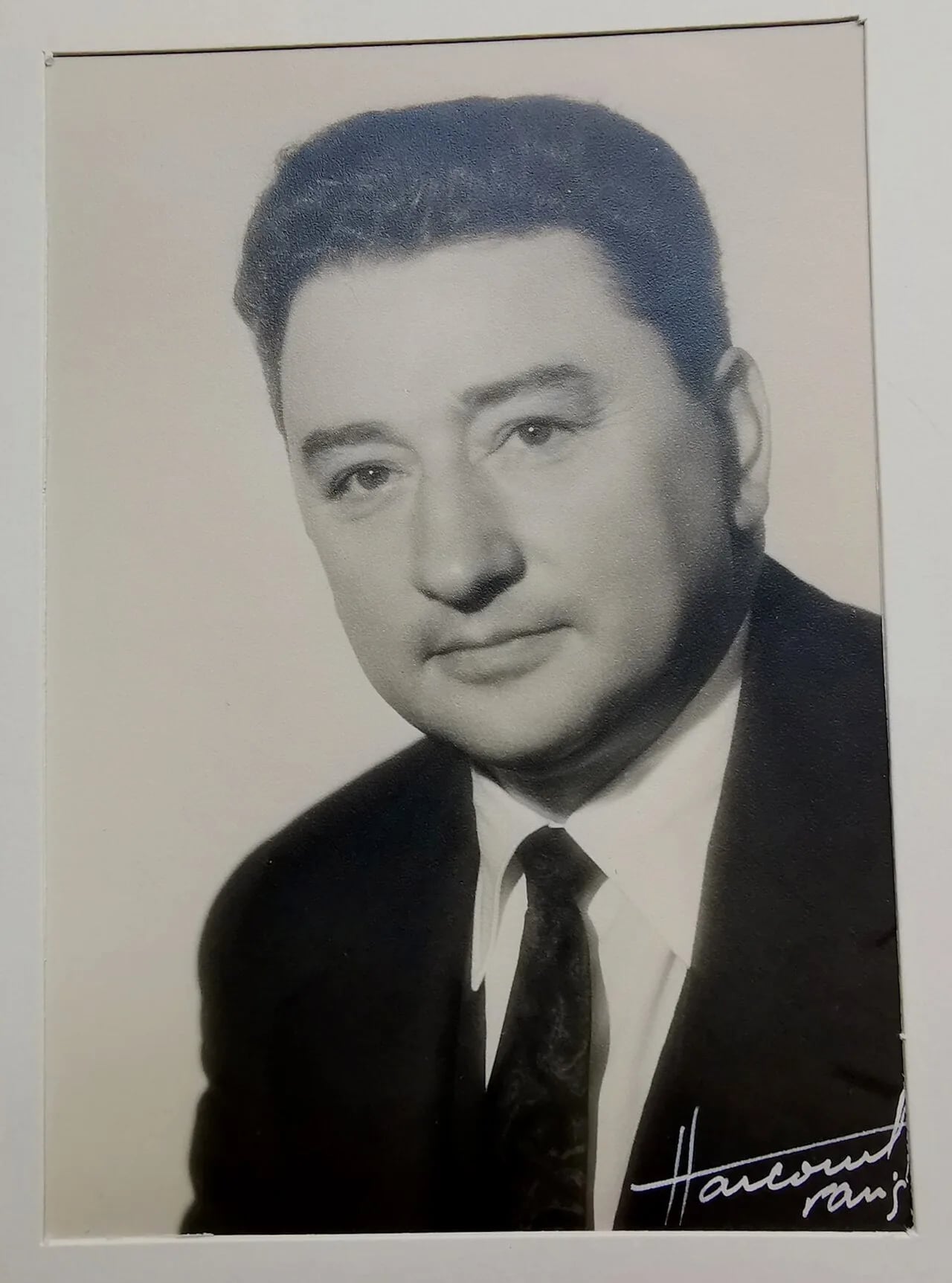 Portrait of Roger Dusseaulx (1913–1988) – memorial page