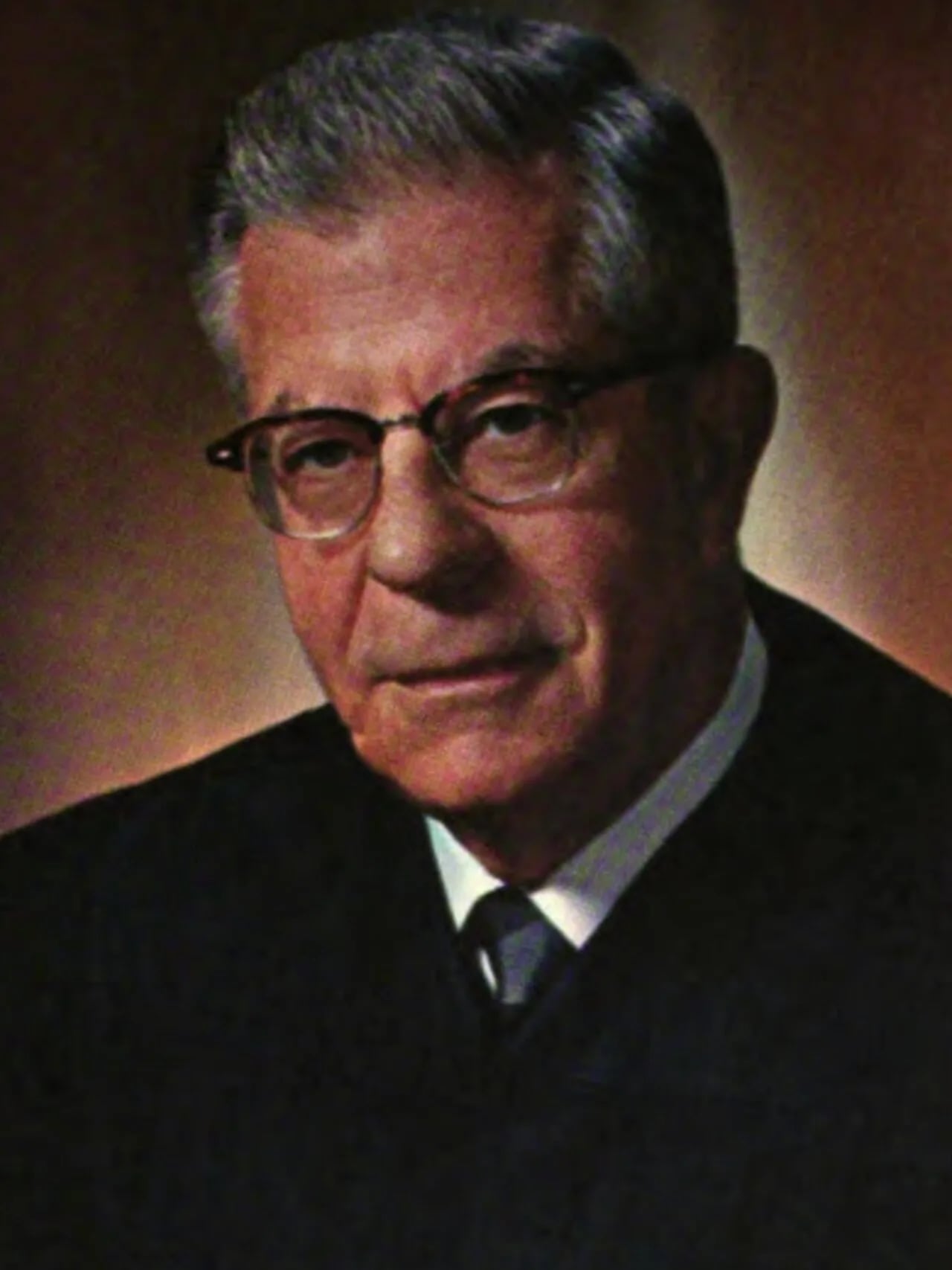 Portrait of Roger J. Traynor (1900–1983) – memorial page