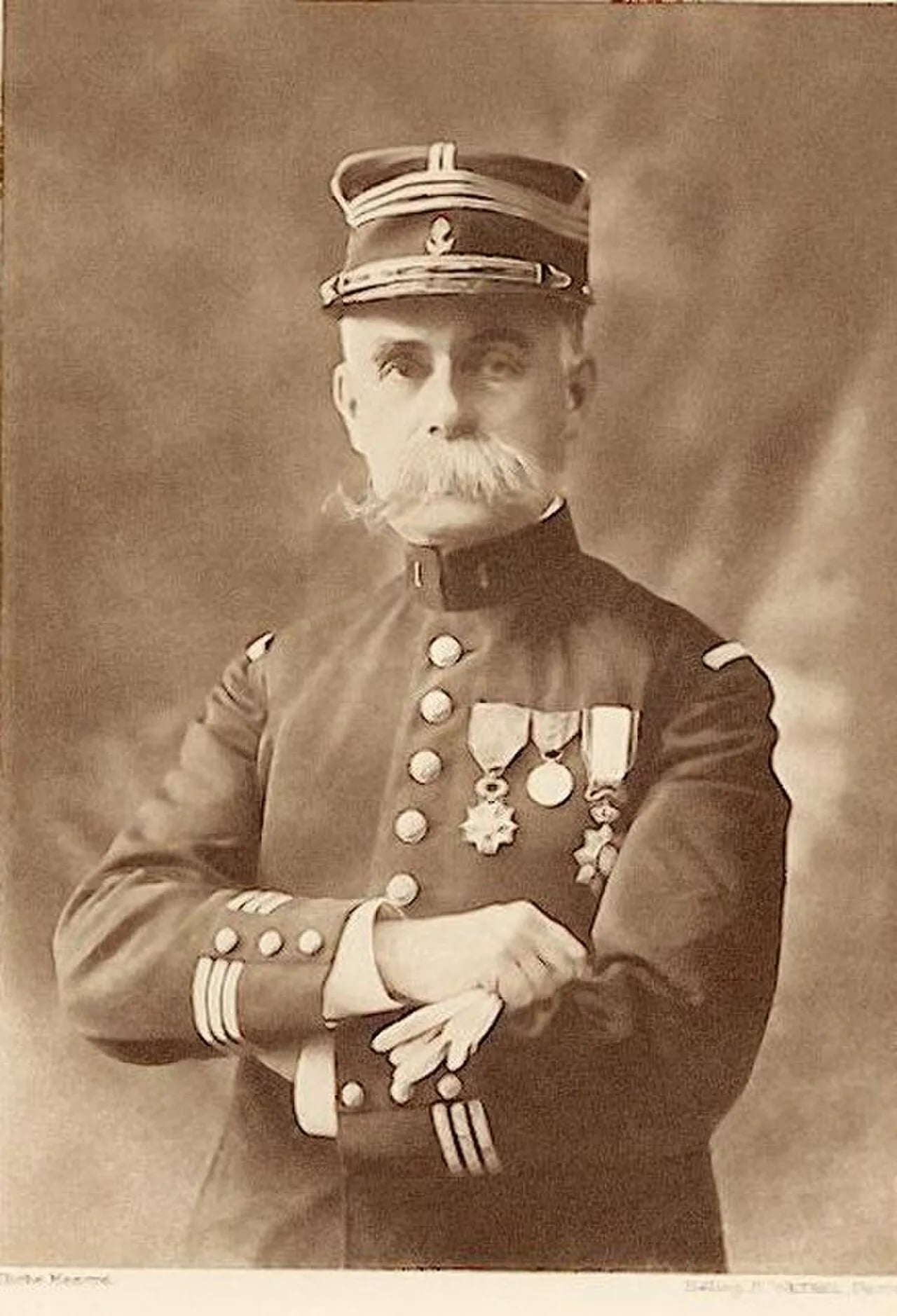 Porträt von Roger Lambelin (1857–1929) – Gedenkseite