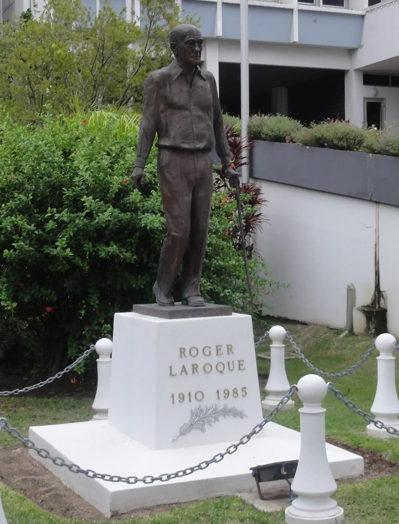 Porträt von Roger Laroque (1910–1985) – Gedenkseite