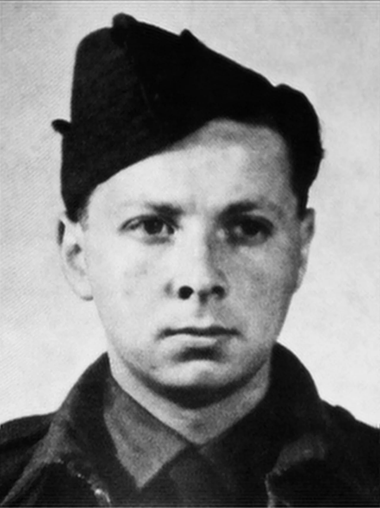 Portrait of Roland Alexandre (1921–1944) – memorial page
