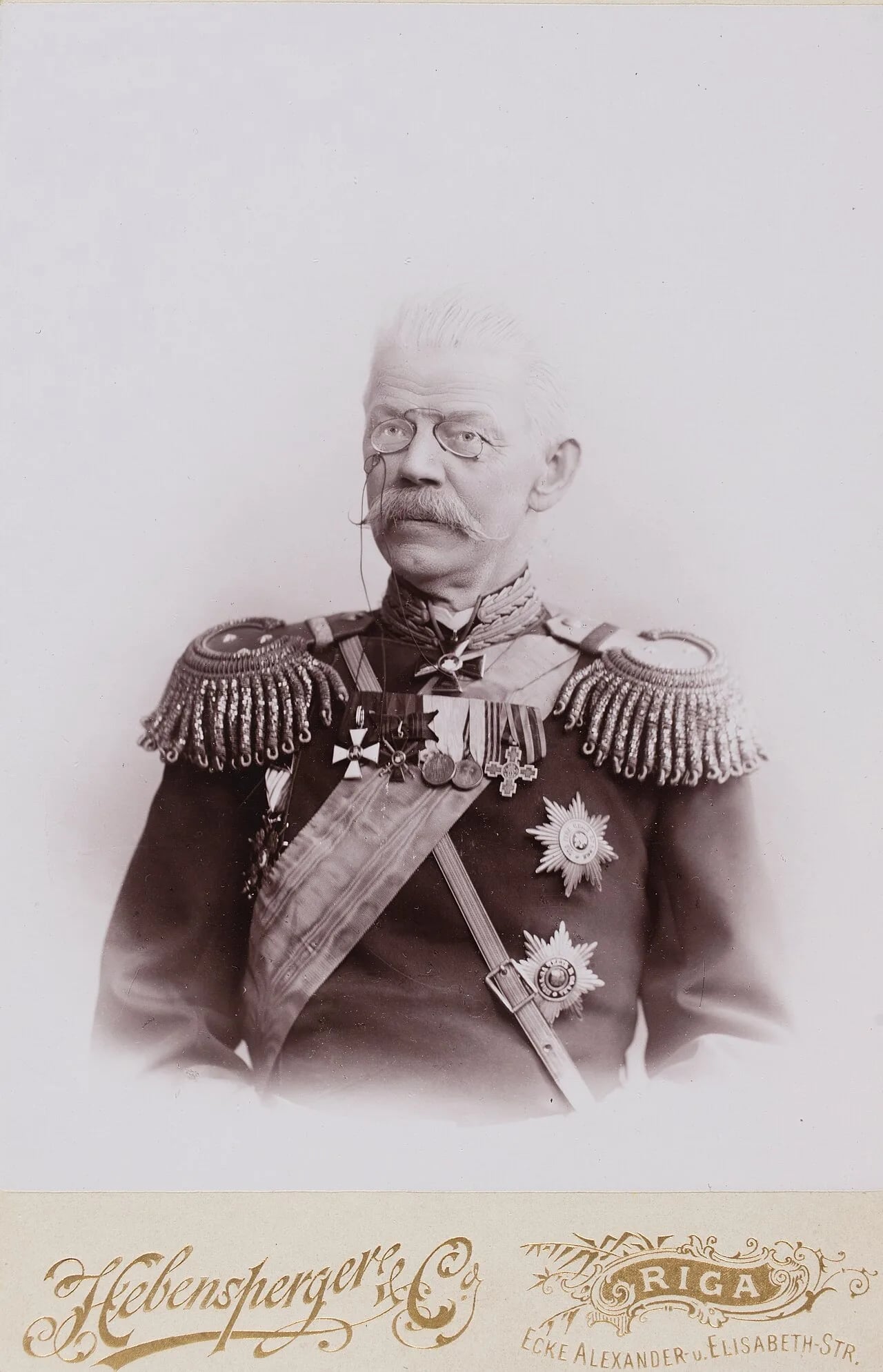 Porträt von Michail Alexejewitsch Sinowjew (1838–1895) – Gedenkseite