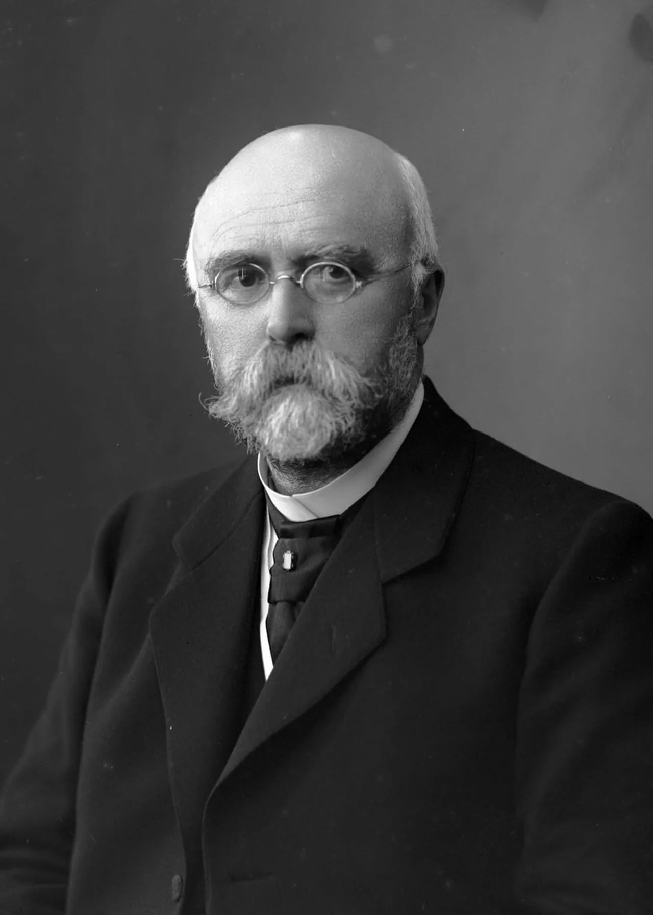 Portrait of Bernhard Brænne (1854–1927) – memorial page