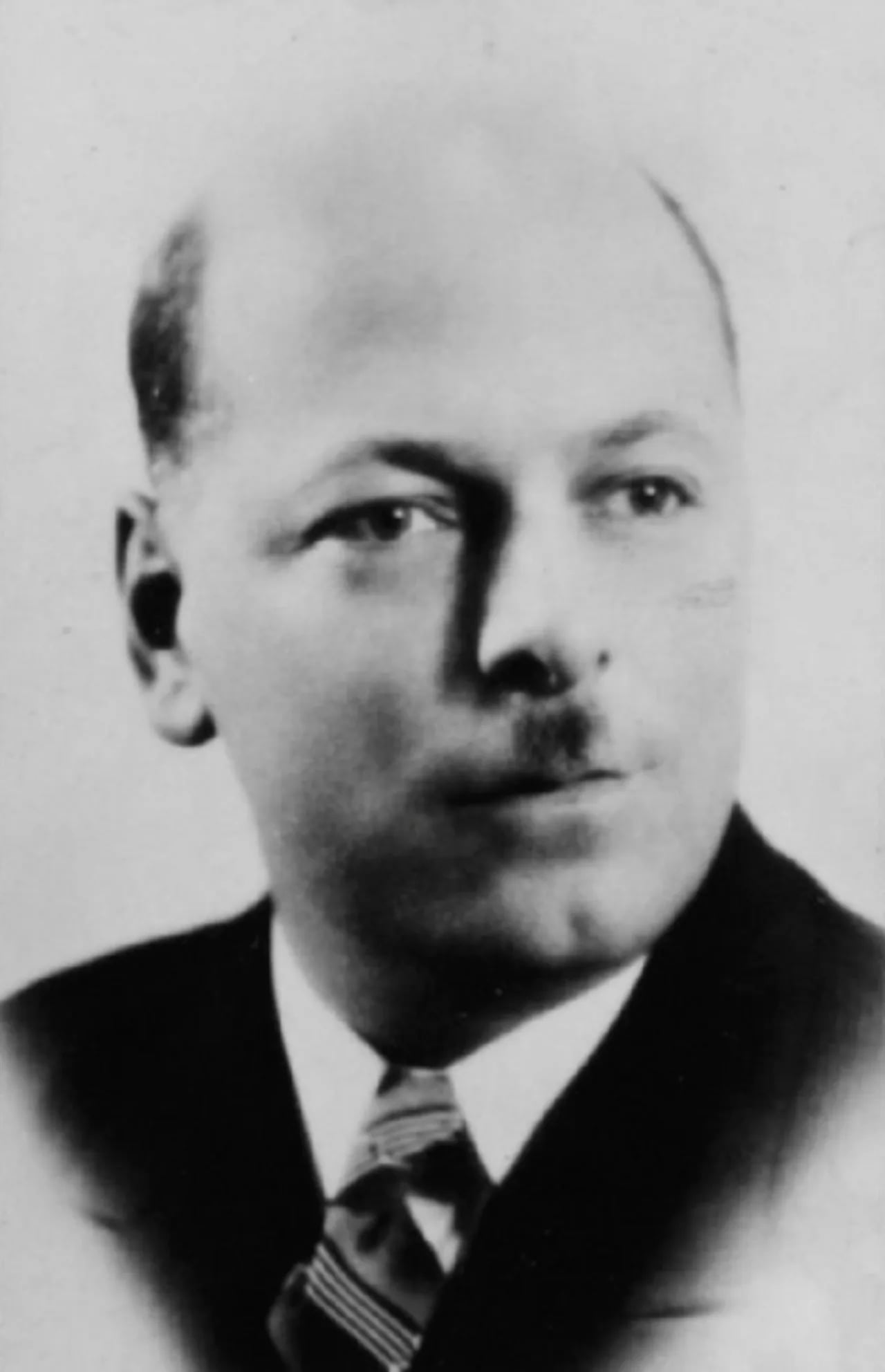 Portrait of Roméo Lorrain (1901–1967) – memorial page