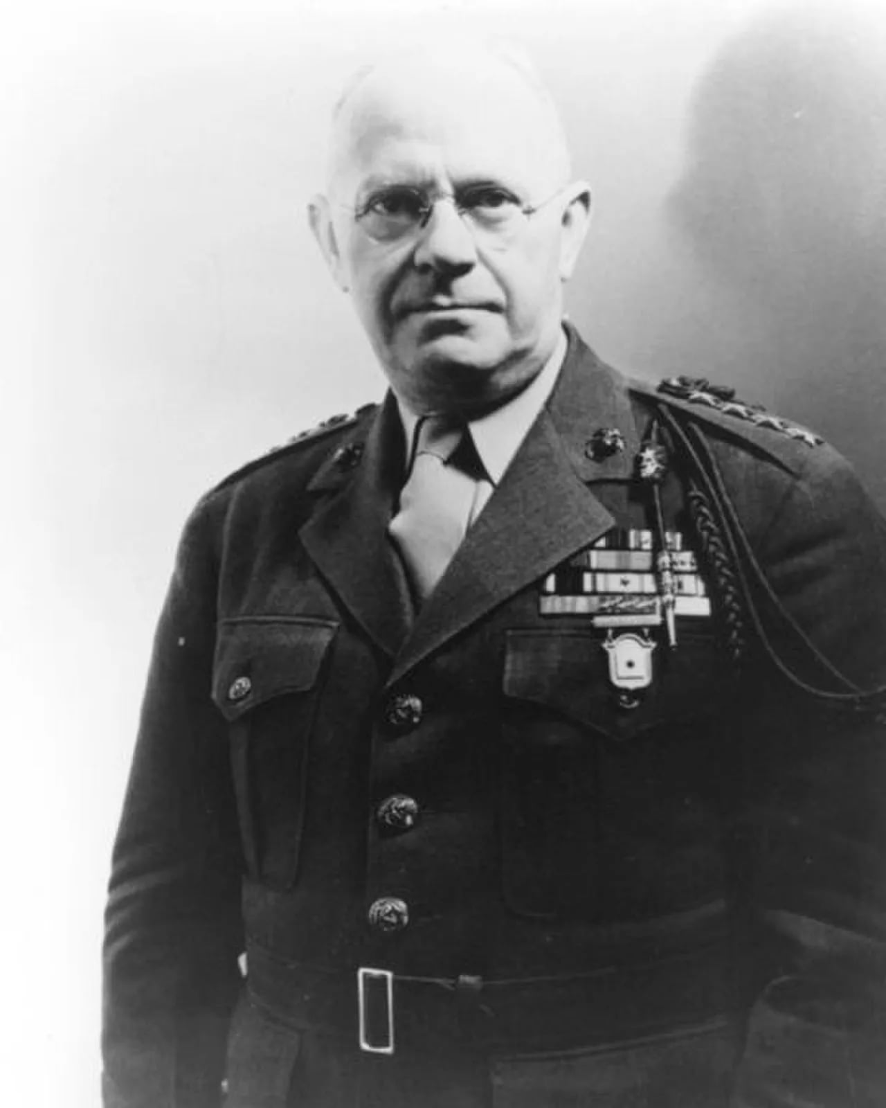 Portrait of Thomas Holcomb (1879–1965) – memorial page