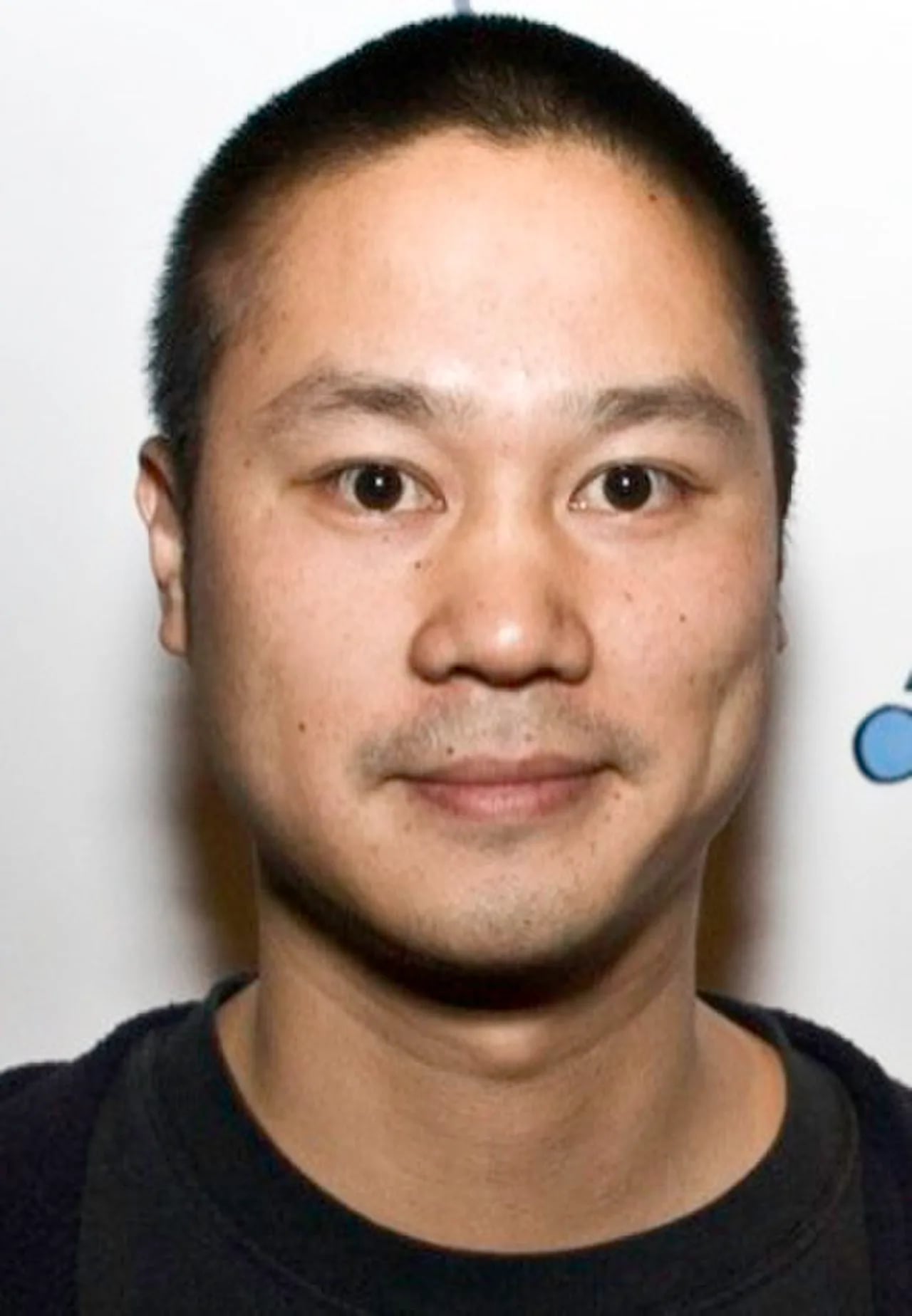 Porträt von Tony Hsieh (1973–2020) – Gedenkseite