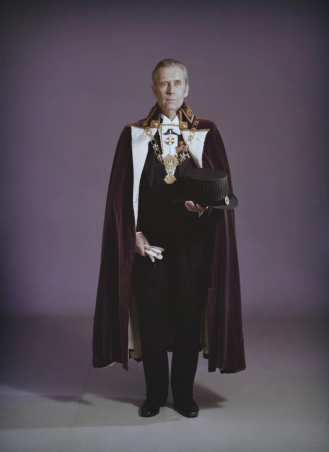 Porträt von Osmo Ikola (1918–2016) – Gedenkseite