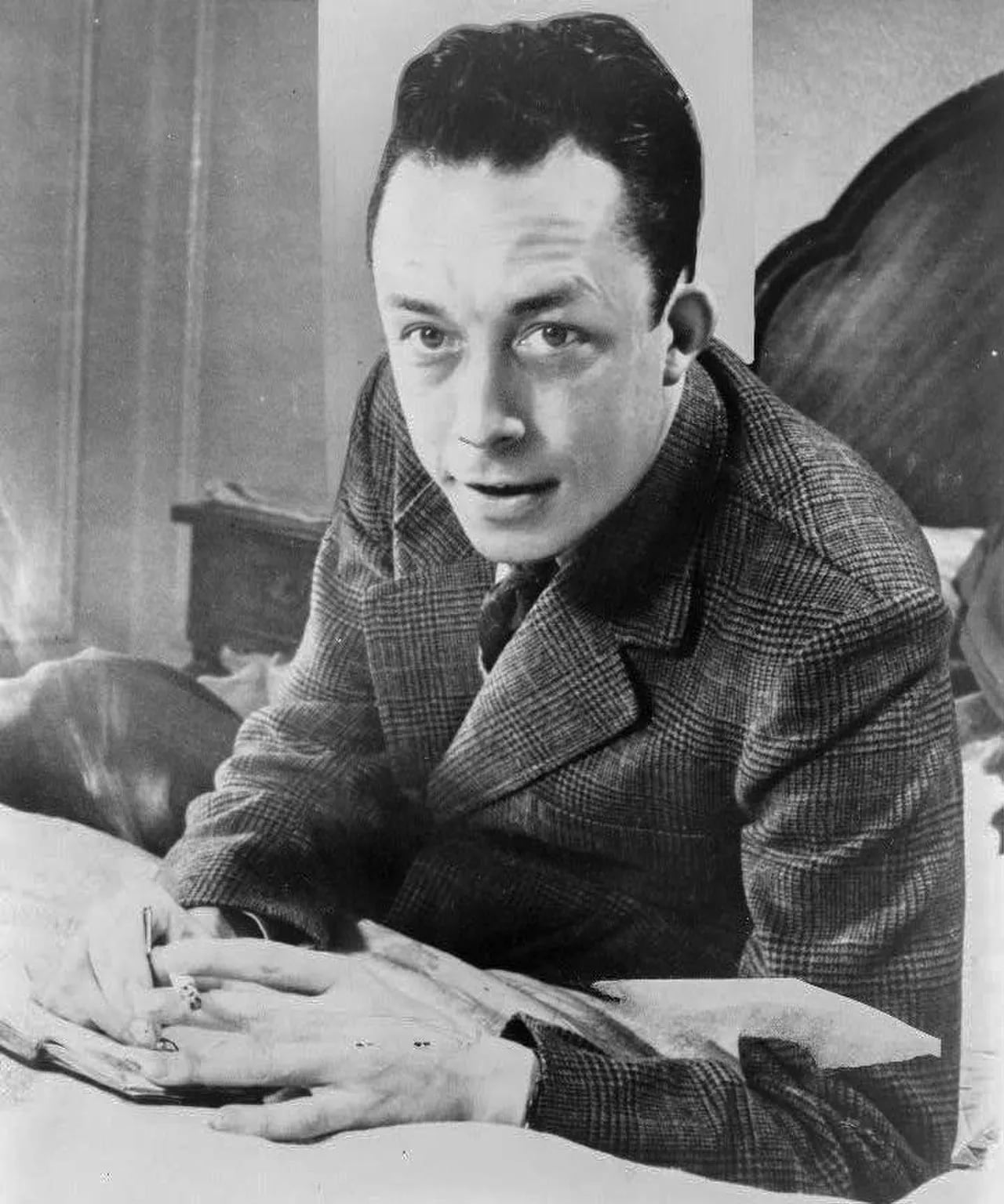 Portrait of Albert Camus (1913–1960) – memorial page