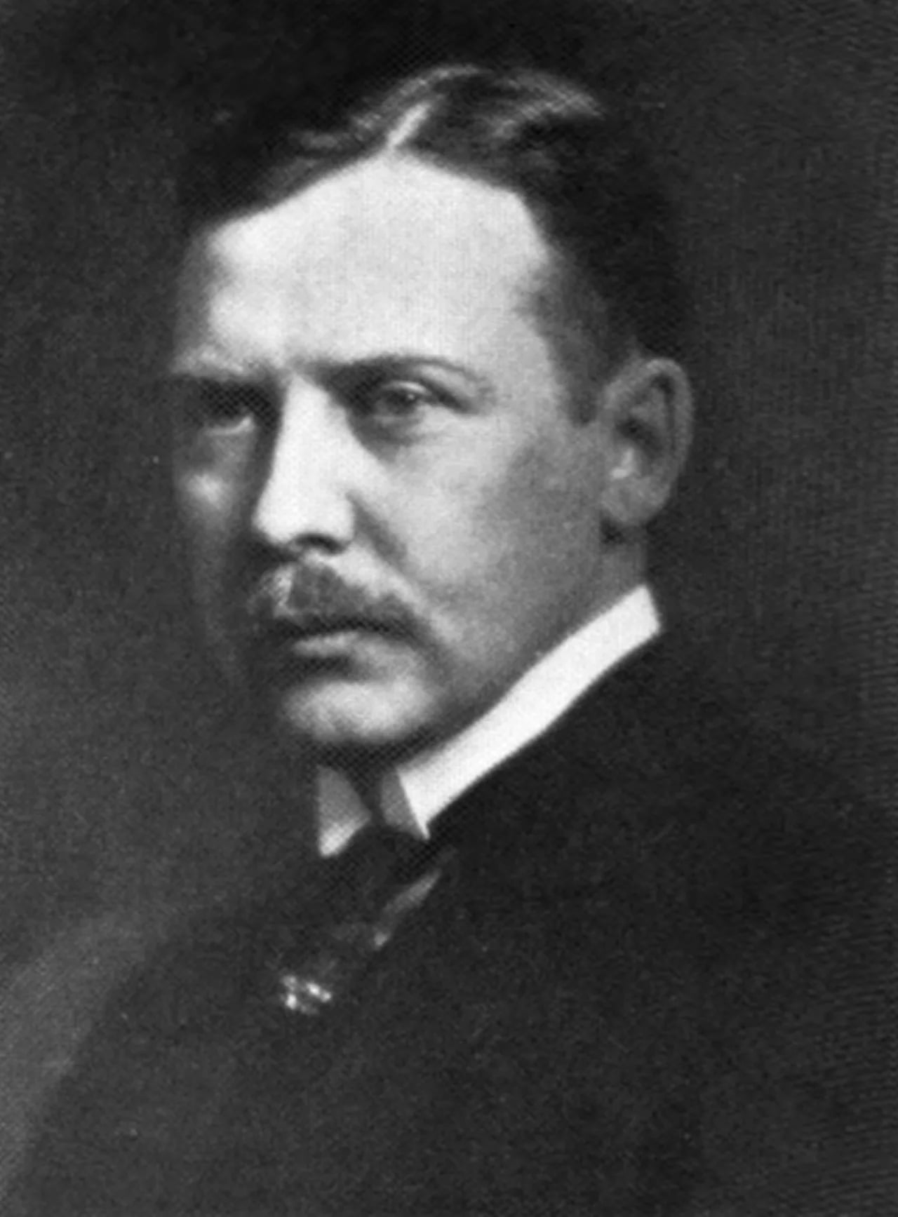 Portrait of Salluste Lavery (1888–1967) – memorial page