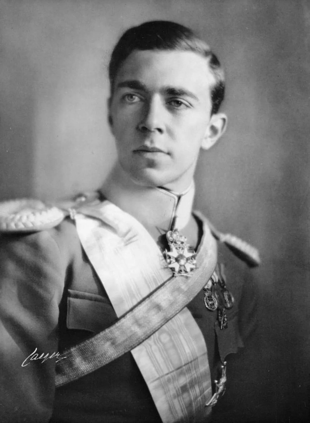 Porträt von Gustav Adolf Erbprinz von Schweden (1906–1947) – Gedenkseite