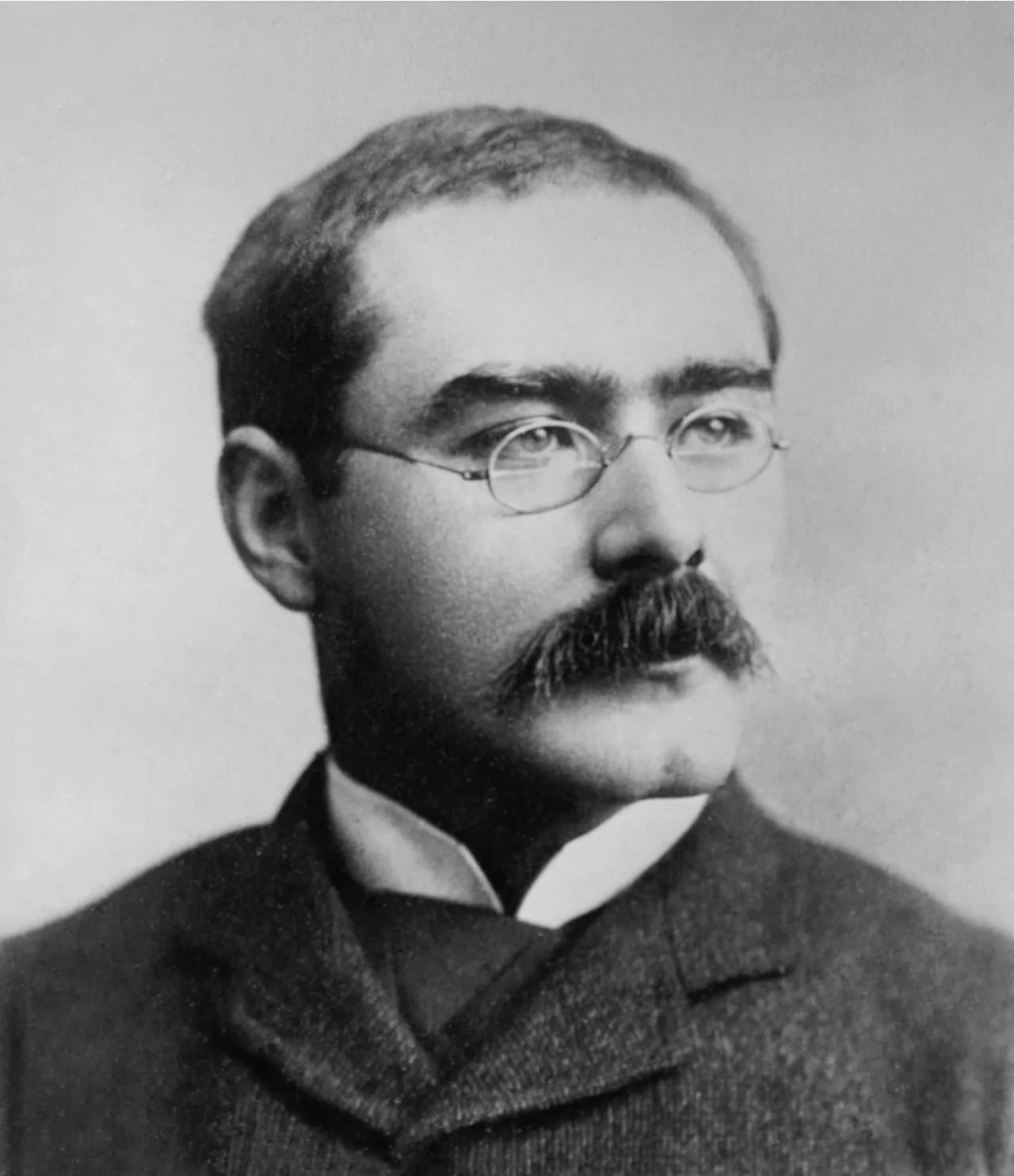 Portrait of Rudyard Kipling (1865–1936) – memorial page