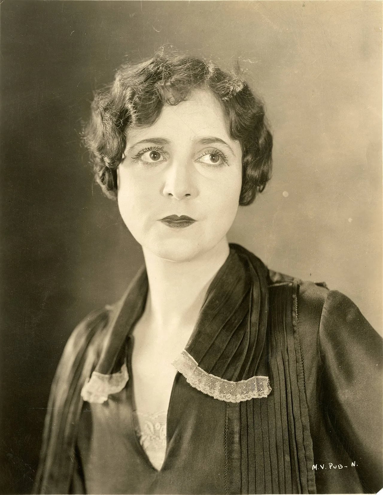 Porträt von Beverly Bayne (1894–1982) – Gedenkseite