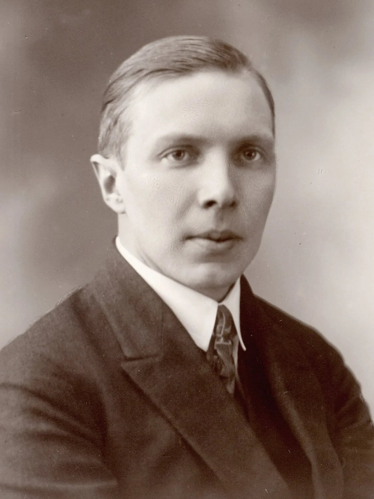 Portrait of Ants Oras (1900–1982) – memorial page