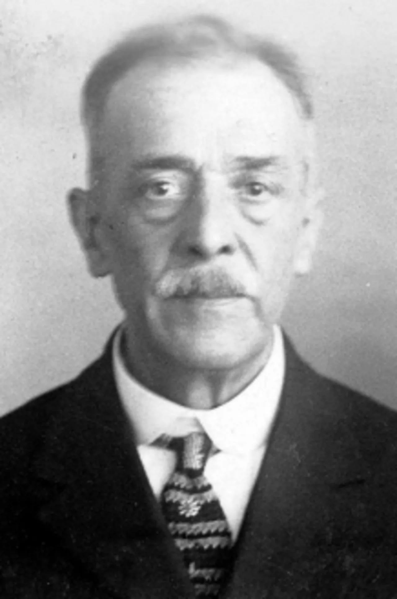 Portrait of Simas Machado (1859–1927) – memorial page