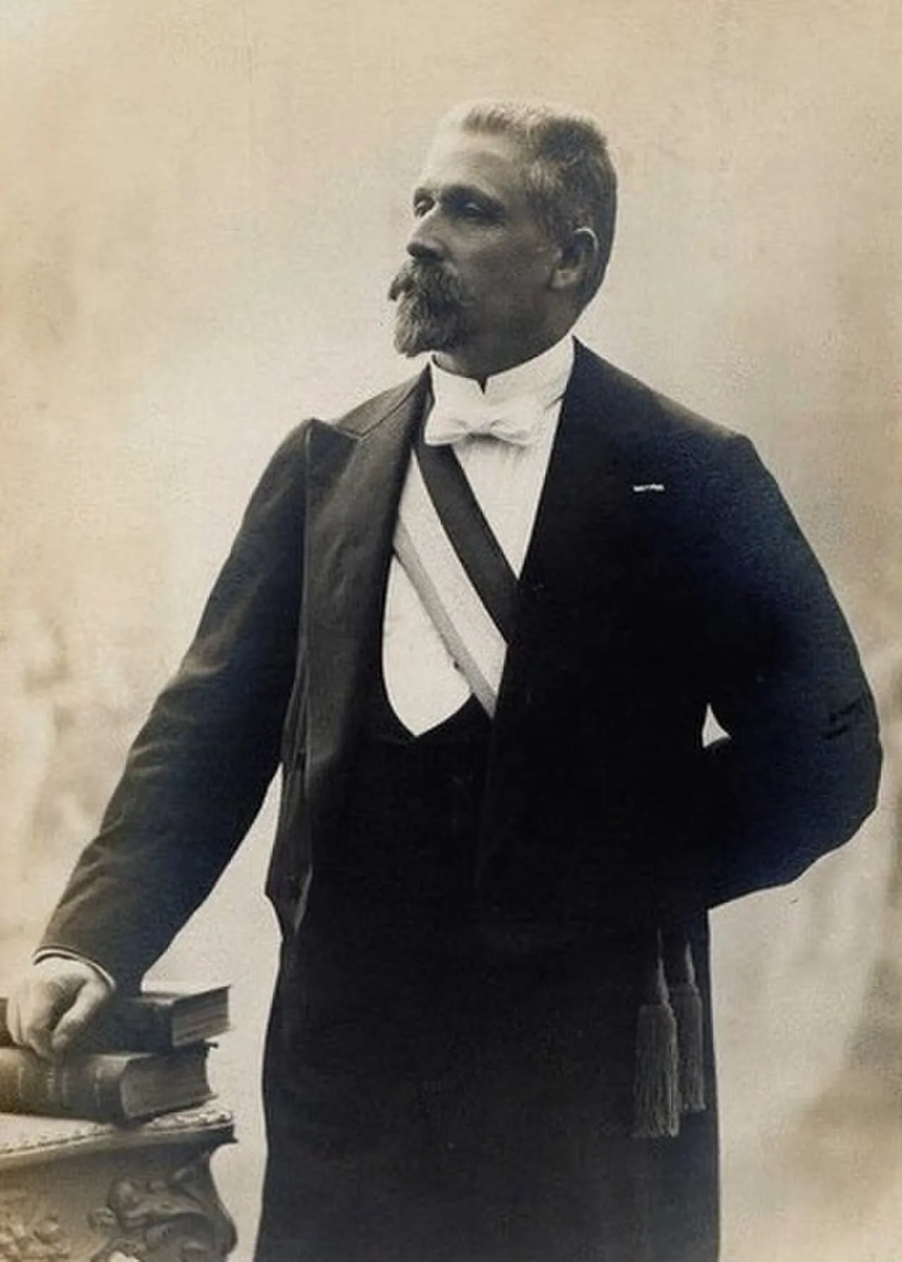 Porträt von Simon Fournier-Faucher (1848–1915) – Gedenkseite