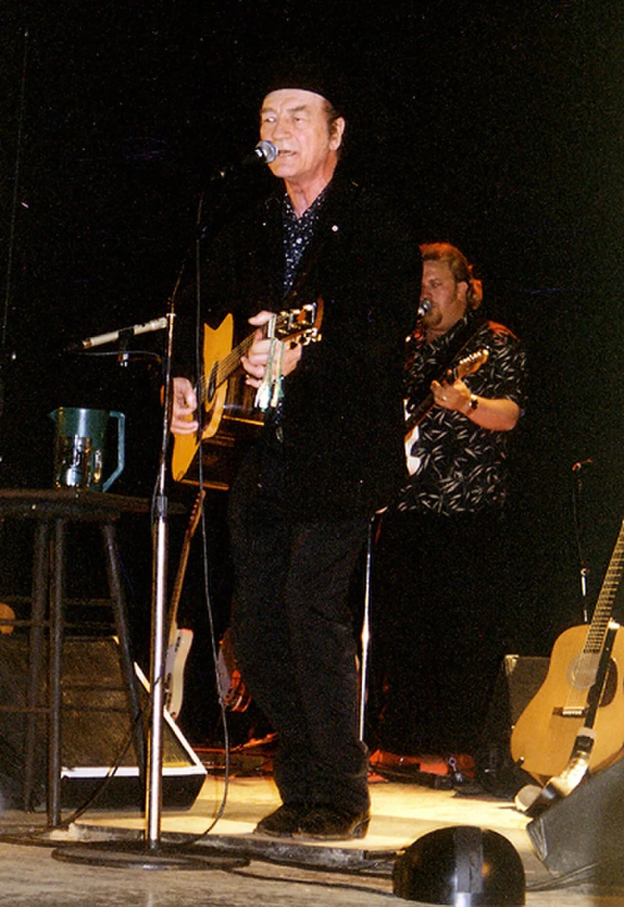 Porträt von Stompin' Tom Connors (1936–2013) – Gedenkseite