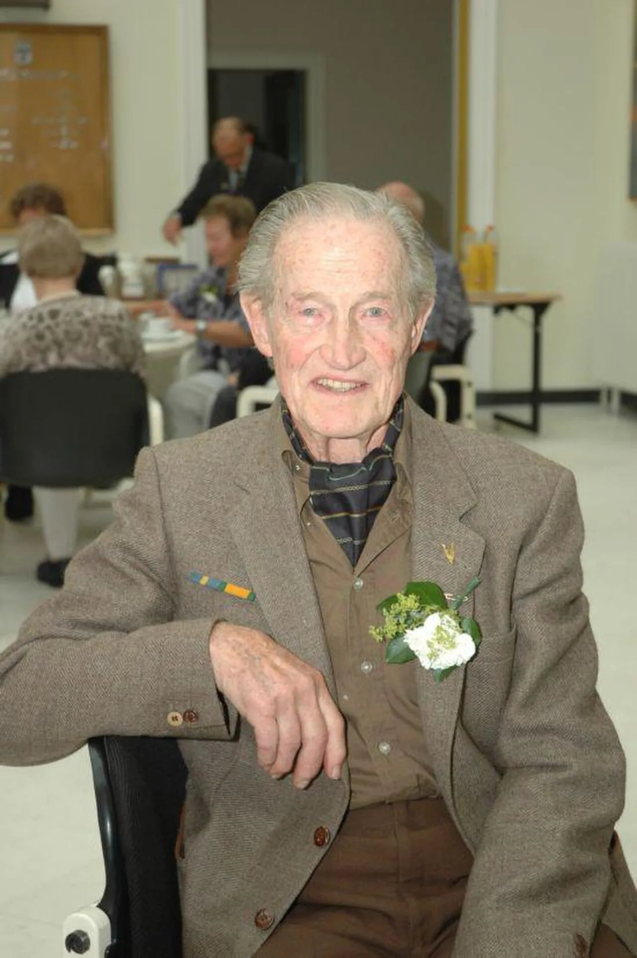 Portrait of Ed Barten (1919–2016) – memorial page