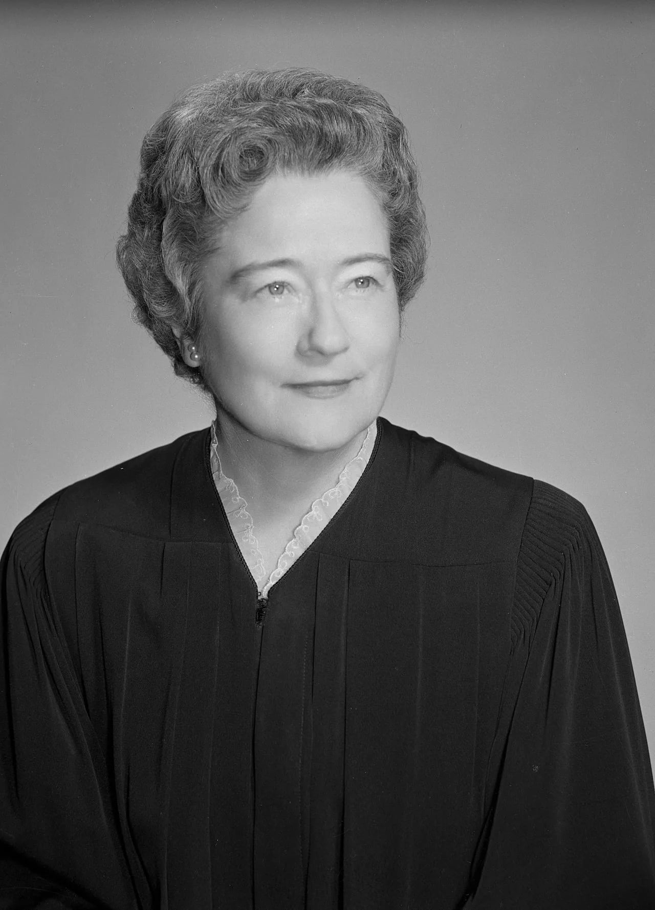 Portrait of Susie Sharp (1907–1996) – memorial page