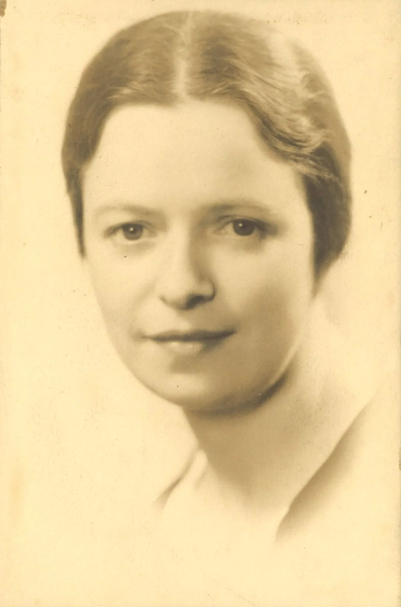 Portrait of Sylvia Daoust (1902–2004) – memorial page