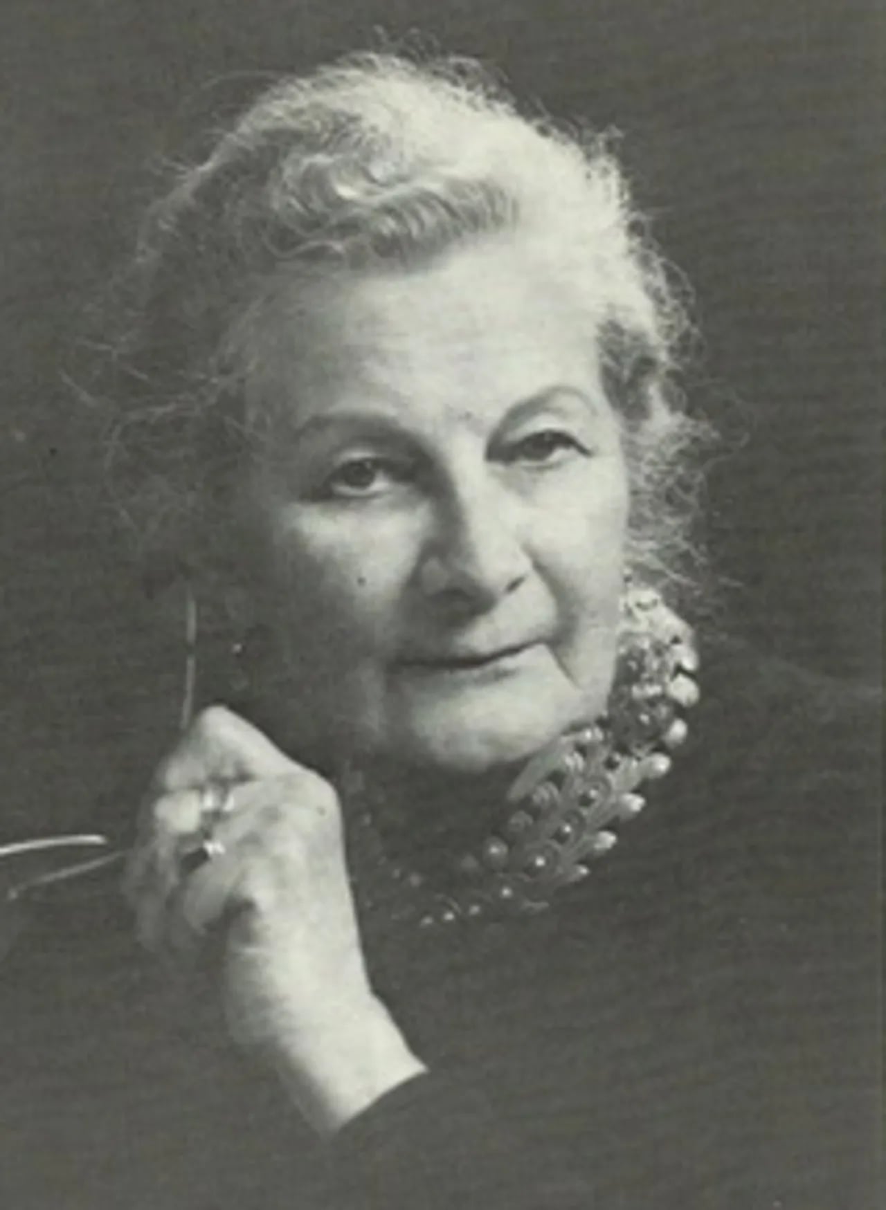 Porträt von Sylvia Holland (1900–1974) – Gedenkseite