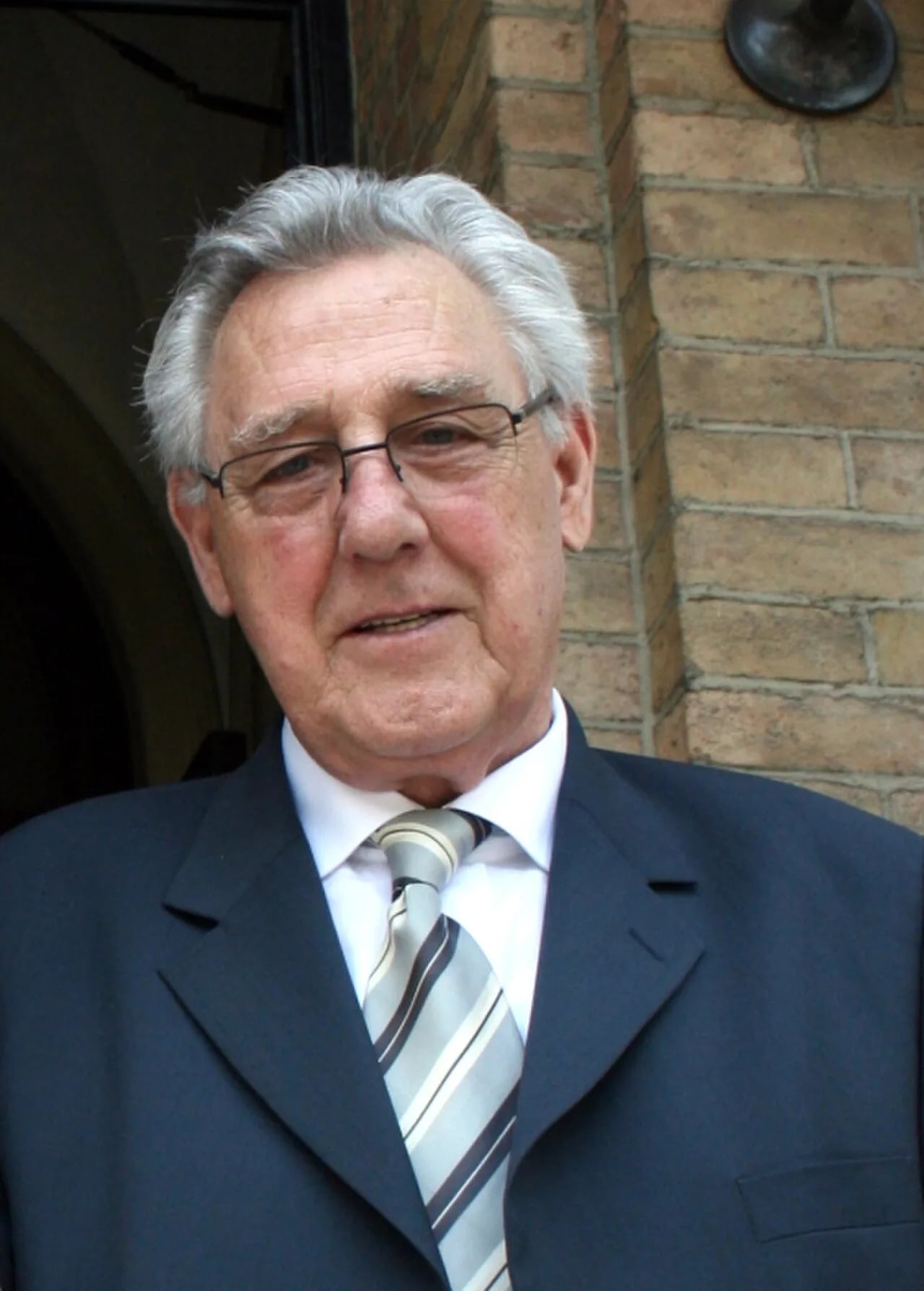 Porträt von Milan Moguš (1927–2017) – Gedenkseite