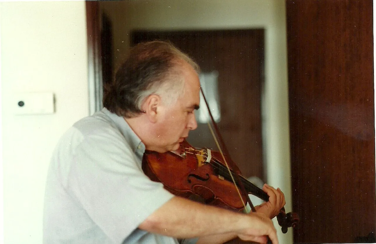 Porträt von Tasso Adamopoulos (1944–2021) – Gedenkseite