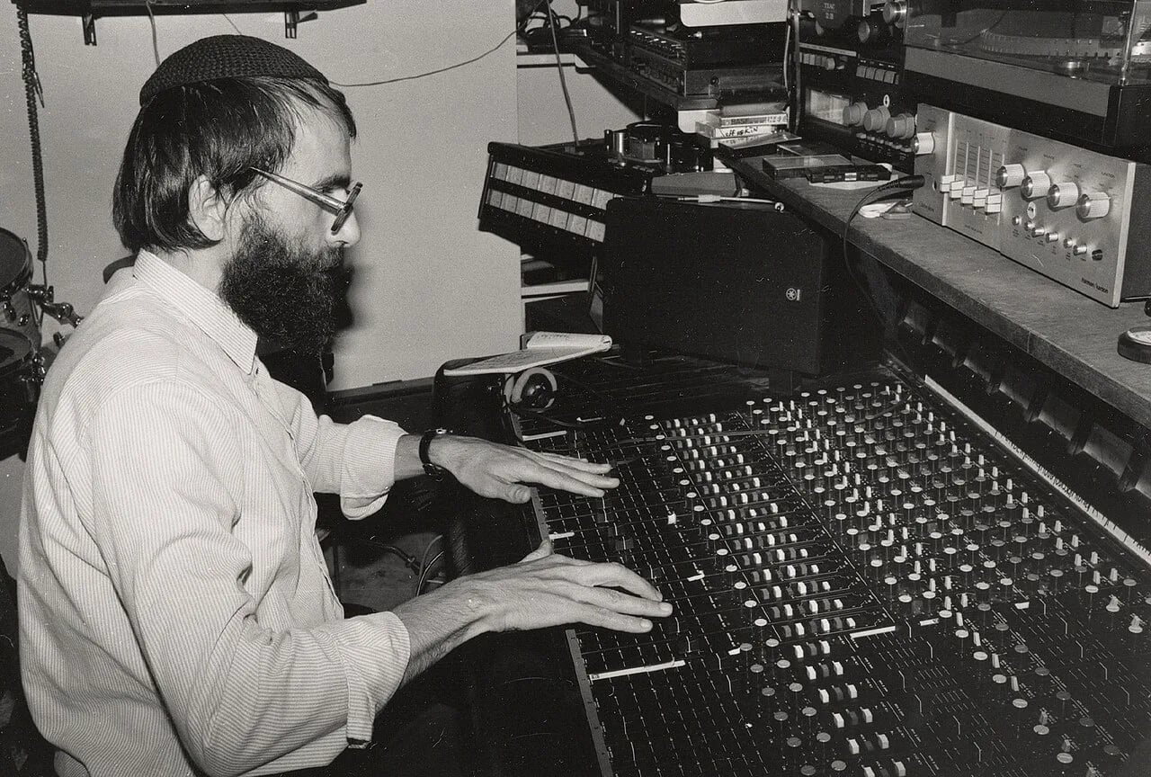 Portrait of Teddy Lasry (1947–2024) – memorial page