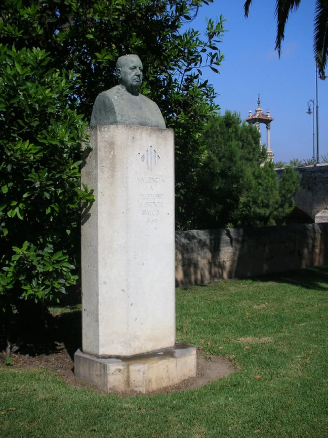 Portrait of Teodoro Llorente Falcó (1869–1949) – memorial page