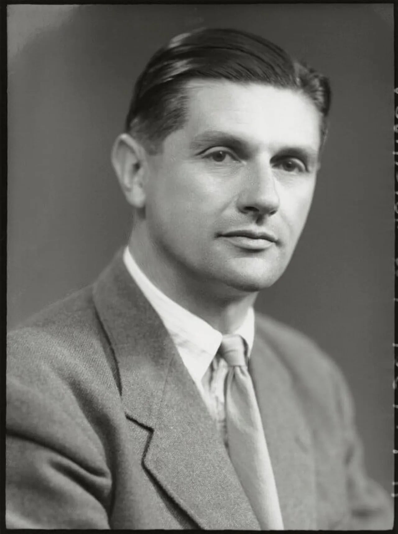 Portrait of Terence Wilmot Hutchison (1912–2007) – memorial page