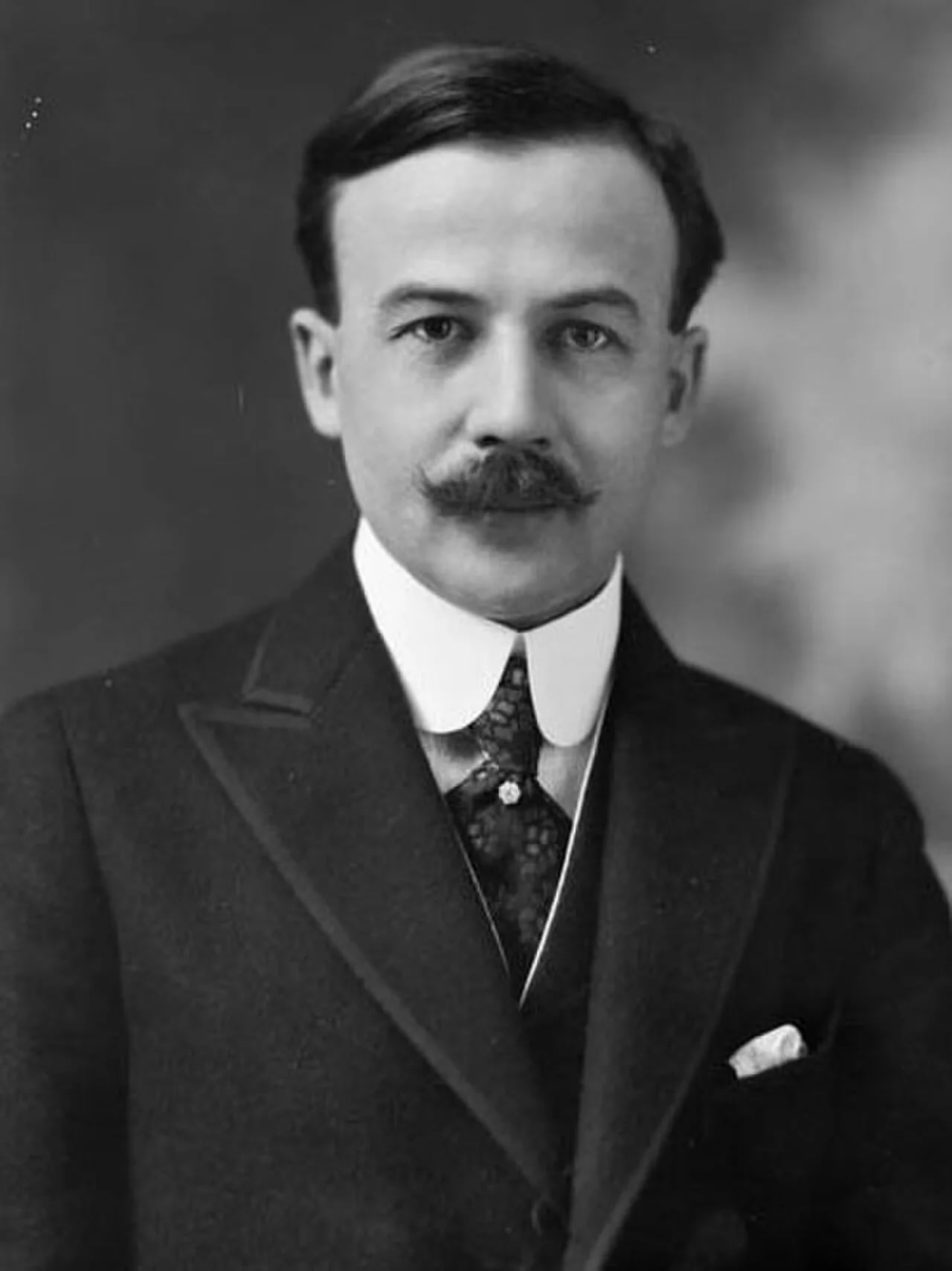 Portrait of Thomas Vien (1881–1972) – memorial page
