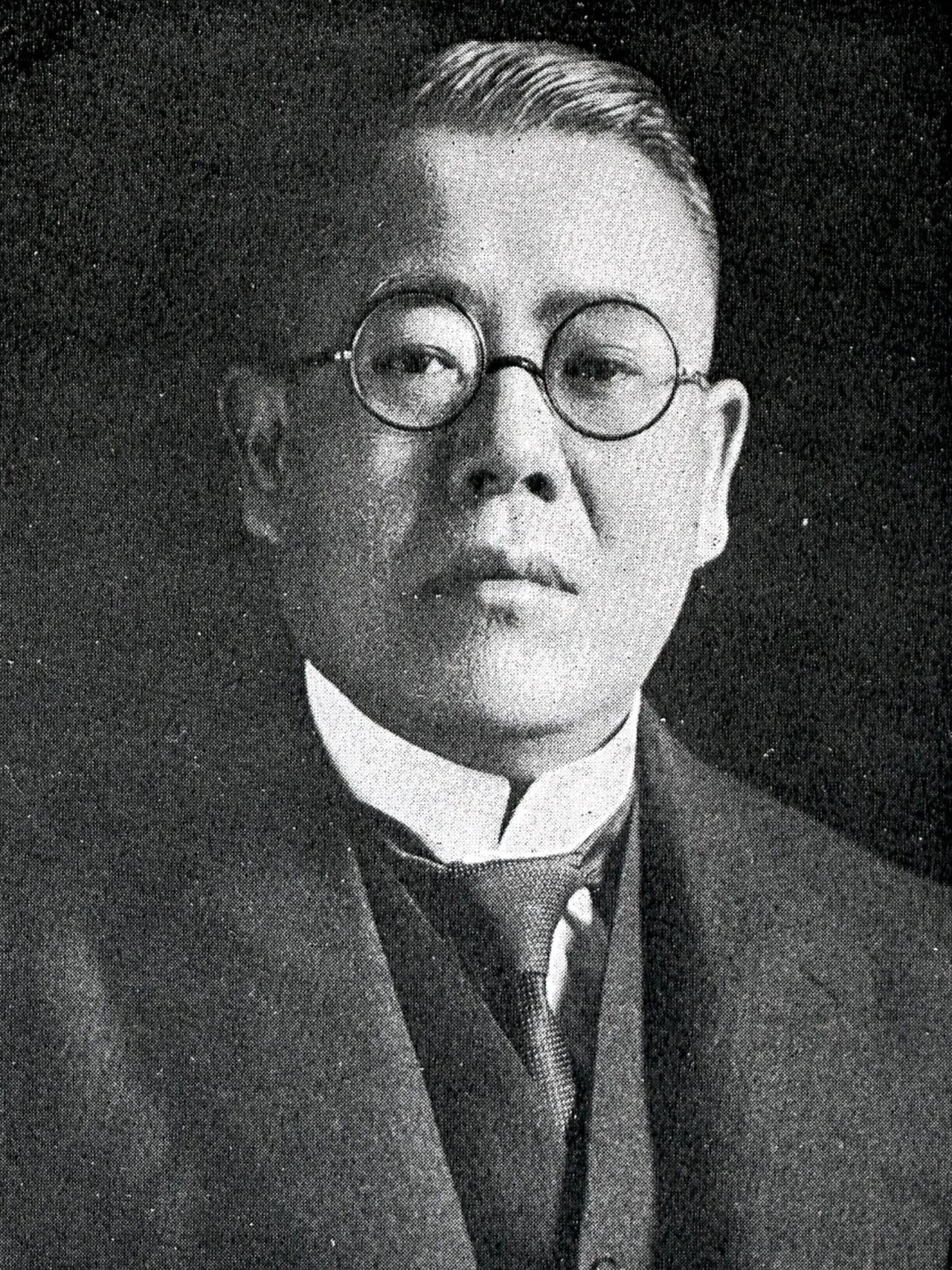 Portrait of Toyosuke Hata (1872–1933) – memorial page