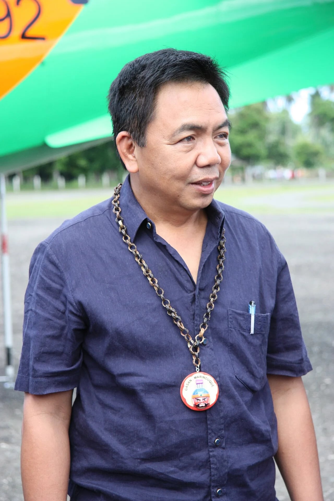 Porträt von Bayani Fernando (1946–2023) – Gedenkseite