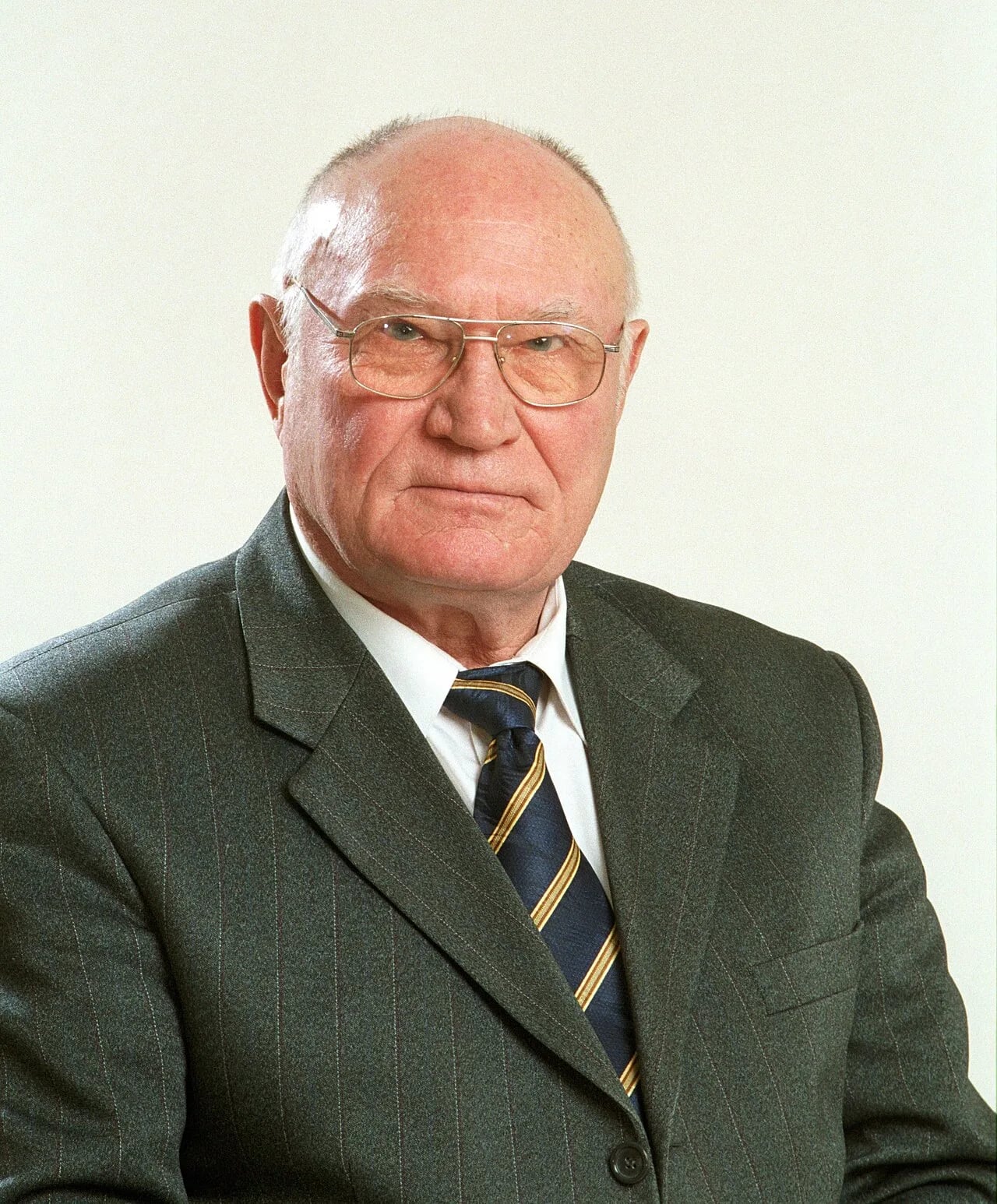 Porträt von Vilnis Edvīns Bresis (1938–2017) – Gedenkseite