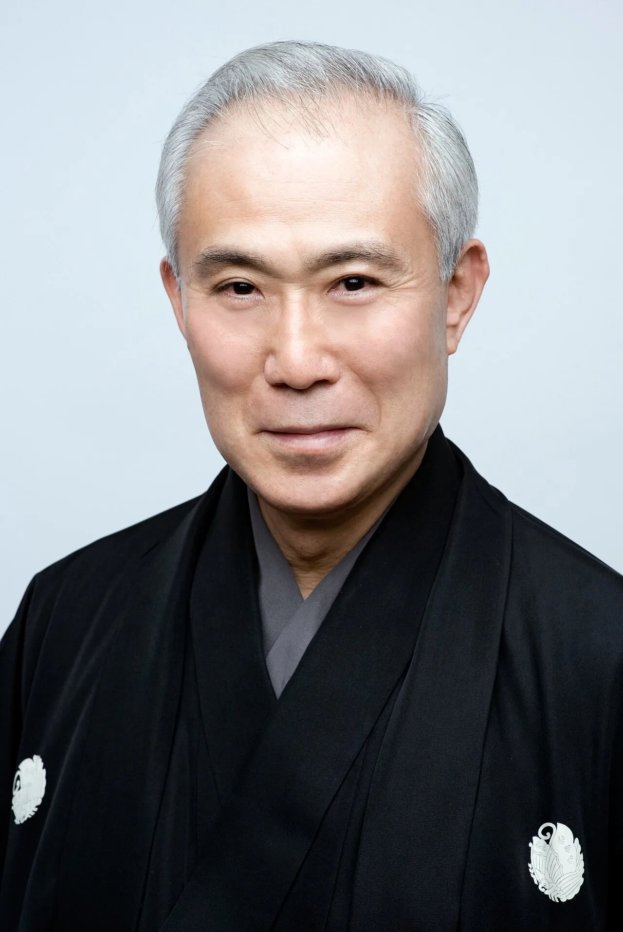 Porträt von Nakamura Kichiemon II (1944–2021) – Gedenkseite