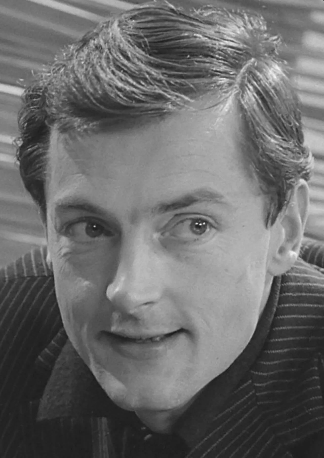 Portrait of Van Doude (1926–2018) – memorial page